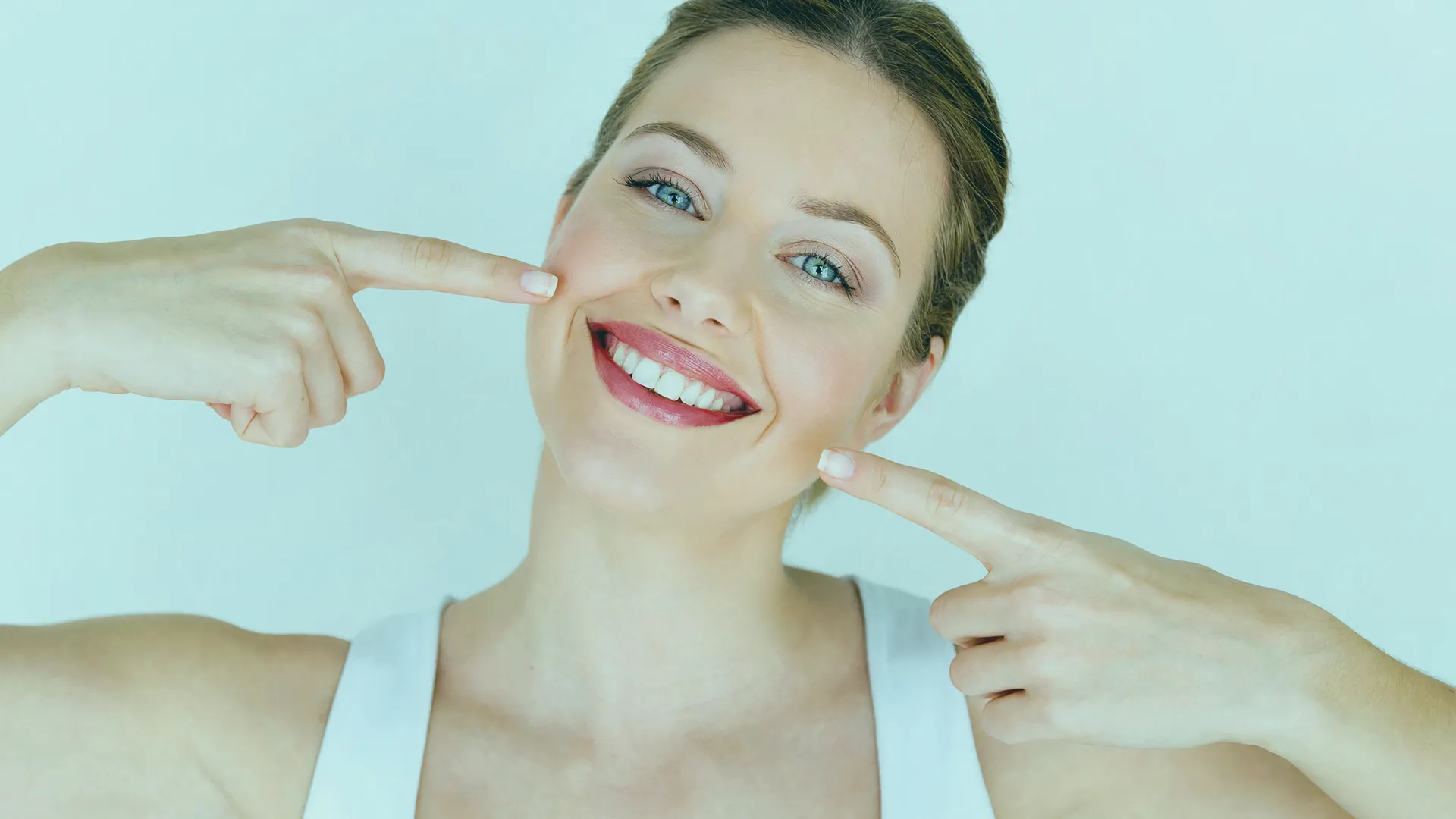 Transform your smile with expert smile design. Personalized cosmetic dental solutions enhance your teeth's appearance, giving you a confident and radiant smile.