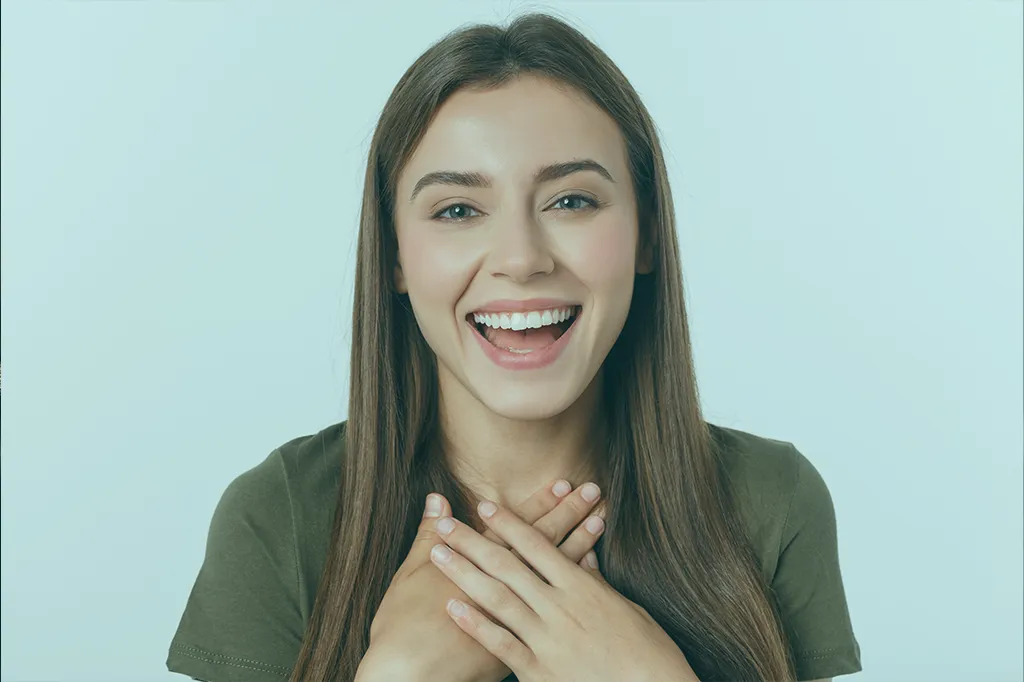 Discover the brilliance of teeth whitening in Turkey for a dazzling smile makeover. Our advanced treatments deliver radiant results.