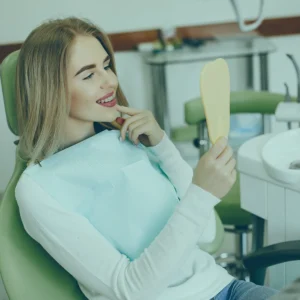 A skilled cosmetic dentist in Istanbul utilizes art and science to create a treatment plan that fits with the patient's natural beauty.