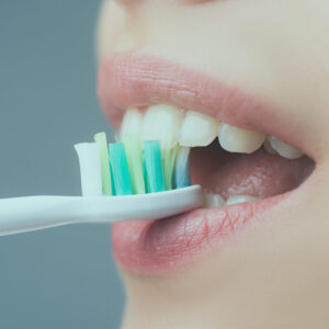 One of the benefits of regular dental check-ups, particularly dental check-ups in Turkey, is their role in preventing dental problems before they escalate.